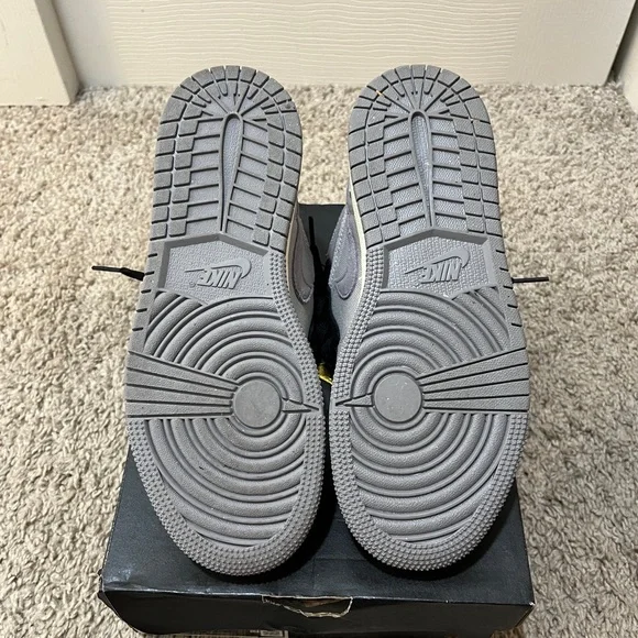 Jordan Sneakers in Shoes - Picture 3 of 3